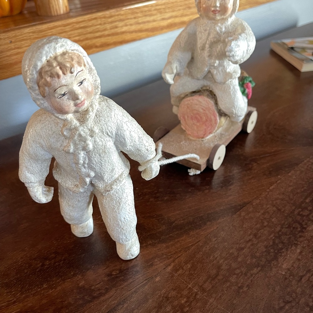 Bethany Lowe Cream Holiday Figurines “Bring in the Yule log”